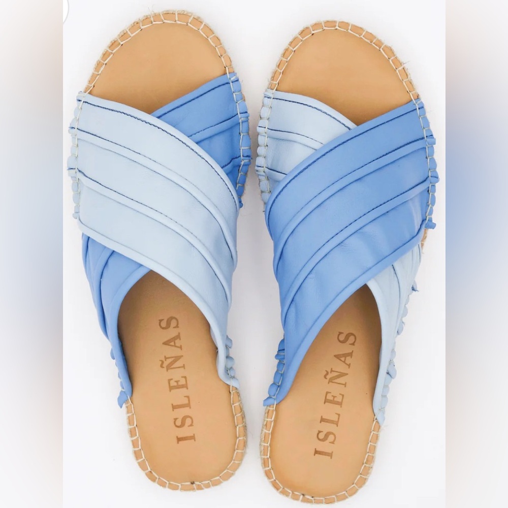 Isleñas Criss Cross Slides Sandals Wavy Blues size 8 38 New in Box & dust bag